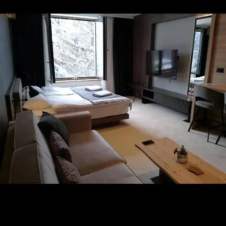 Woodside Free Parking